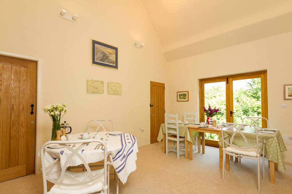 Wyke Farm Hotel Axminster Pokój zdjęcie